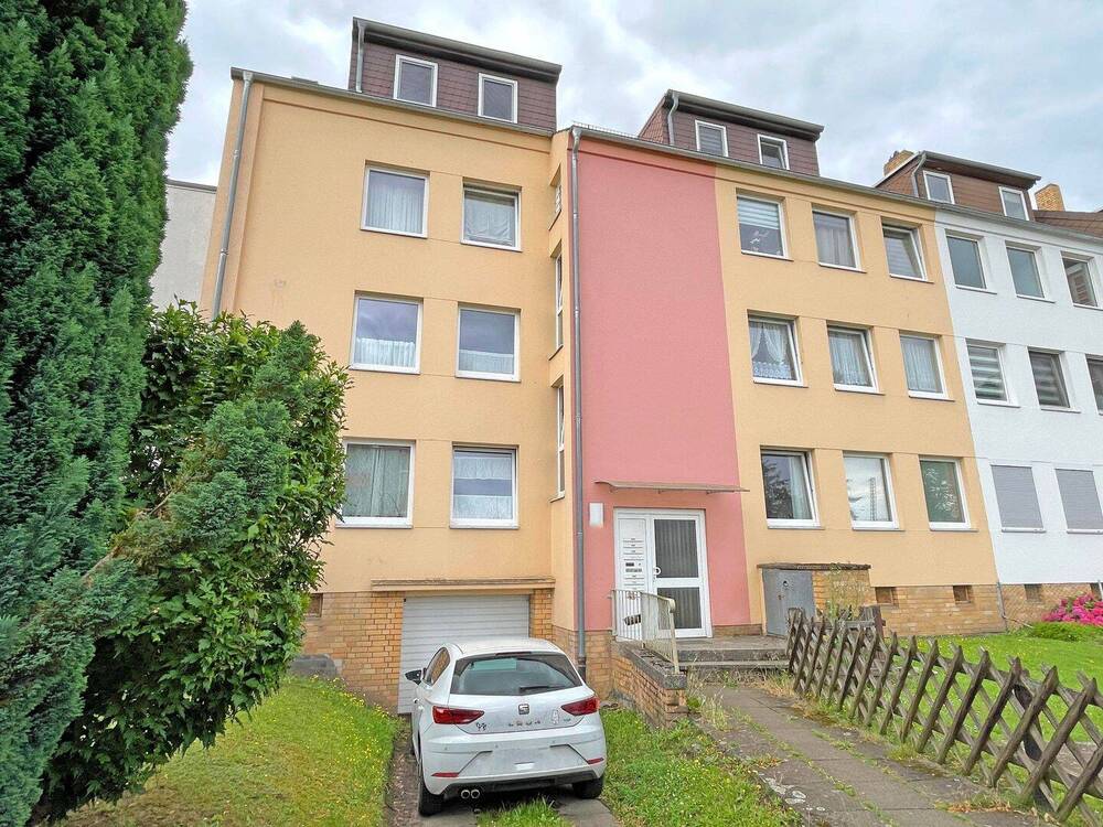 Thumbnail-Attraktive, moderne Dachgeschosswohnung mit 4 Zimmern, teilüberdachter Terrasse und 2 Garagen