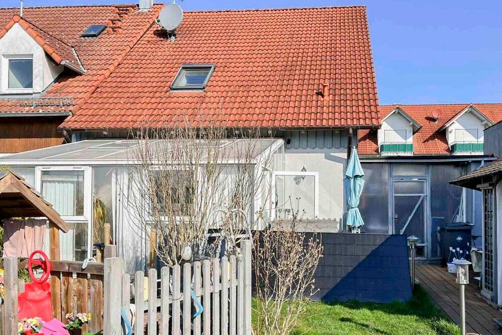 Thumbnail-Renovierungsbedürftige Doppelhaushälfte mit beheizbarem Wintergarten