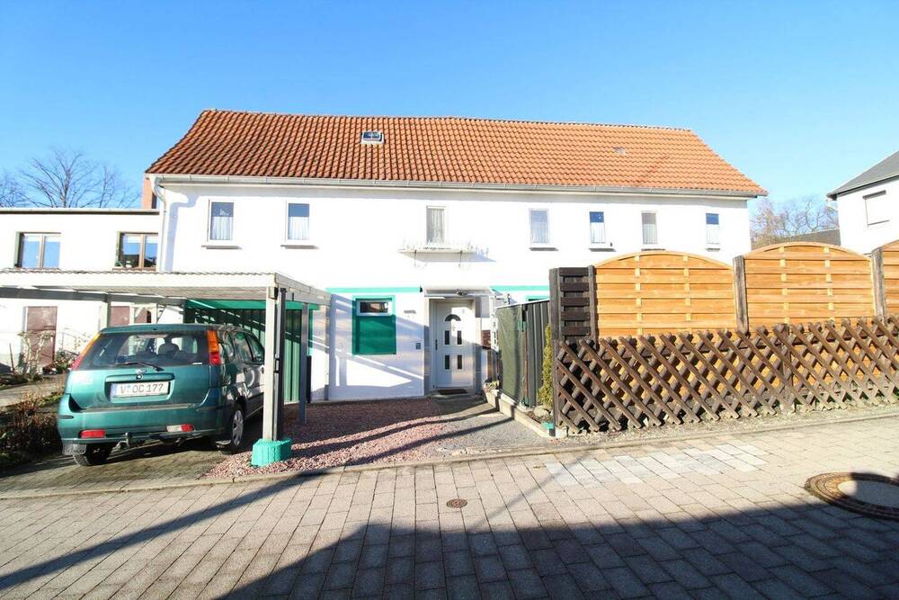 Thumbnail-Sonnenbaden: Schönes EFH mit Garten und Garage in ruhiger Ortslage