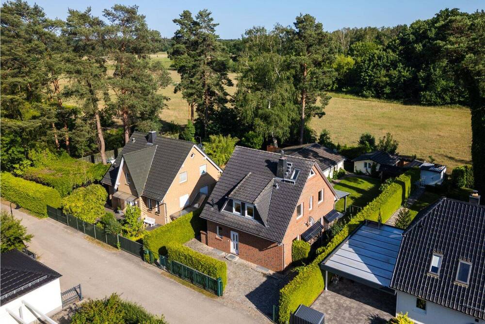 Thumbnail-Family-friendly home with a private garden in a quiet location next to a nature reserve