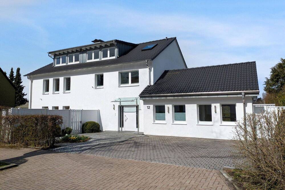 Thumbnail-Großzügiges Einfamilienhaus mit 385 m² Wohnfläche und großem Grundstück in Halver