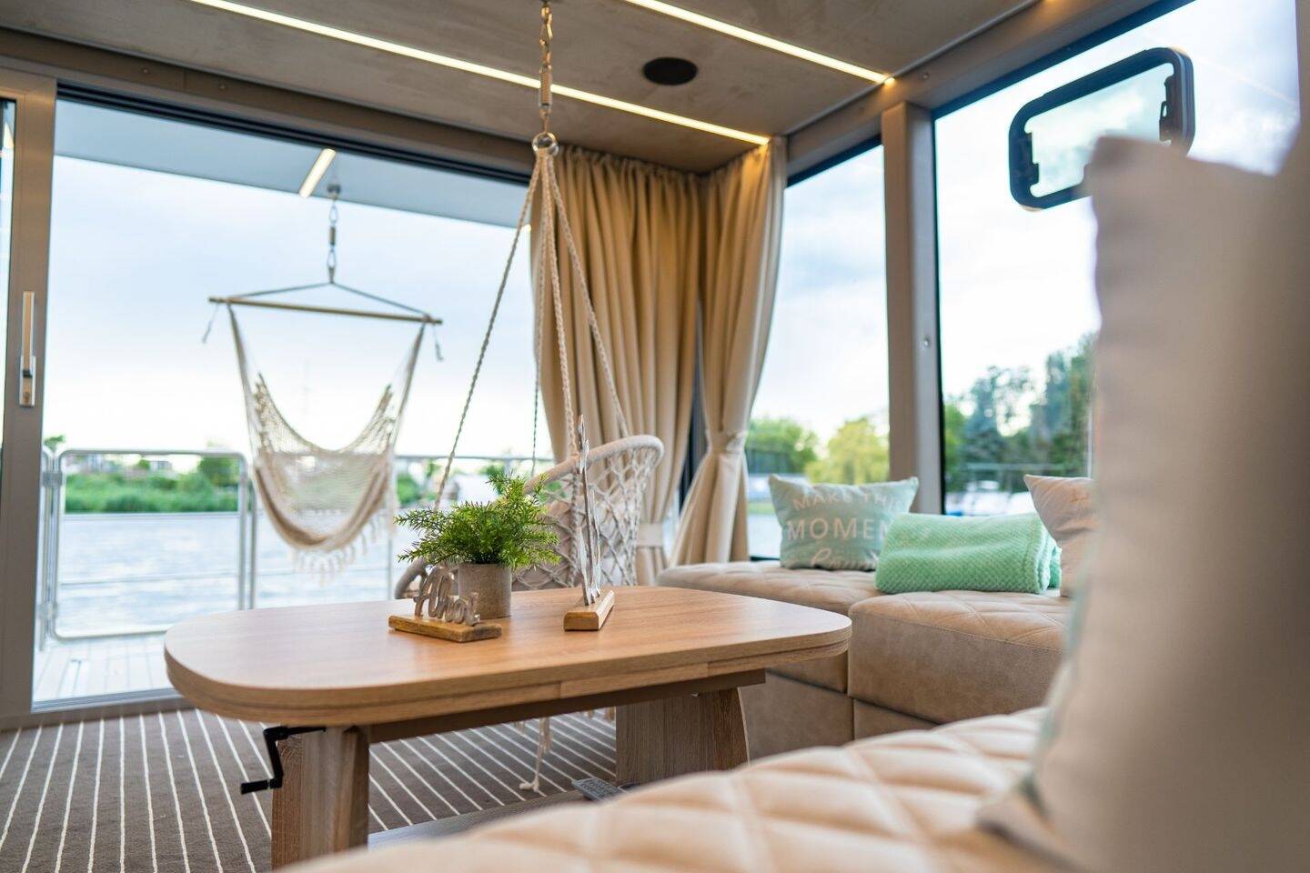 Thumbnail-Luxuriös & extravagant: Schwimmende 14 m Häuser zum Wohnen!