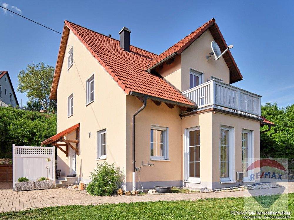 Thumbnail-Traumlage - Modernes Einfamilienhaus mit großem Garten