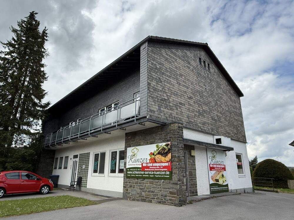 Thumbnail-Wohn- und Geschäftshaus mit Gewerbeeinheit und 2 Wohnungen auf ca. 940 m² Grundstück