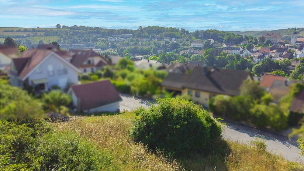 Thumbnail-Genießen Sie die Sonnenseite: Baugrundstück mit Weitblick in Top-Lage von Arnstein