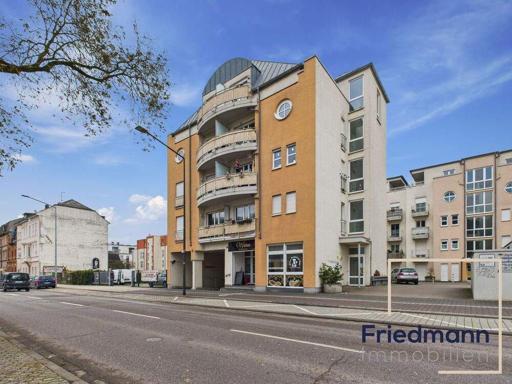 Thumbnail-Investmentchance: kleines Apartment mit großer Terrasse und viel Potenzial; Paketkauf möglich.