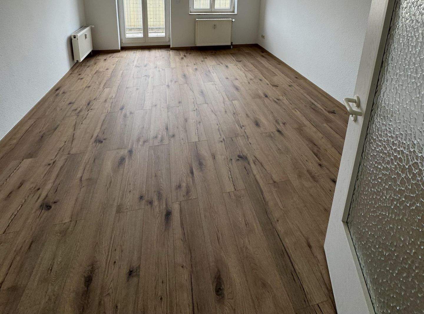 Thumbnail-Sehr schöne 4-R-Wohnung in MD-Stadtfeld -Ost im EG.ca.94m² zu vermieten !