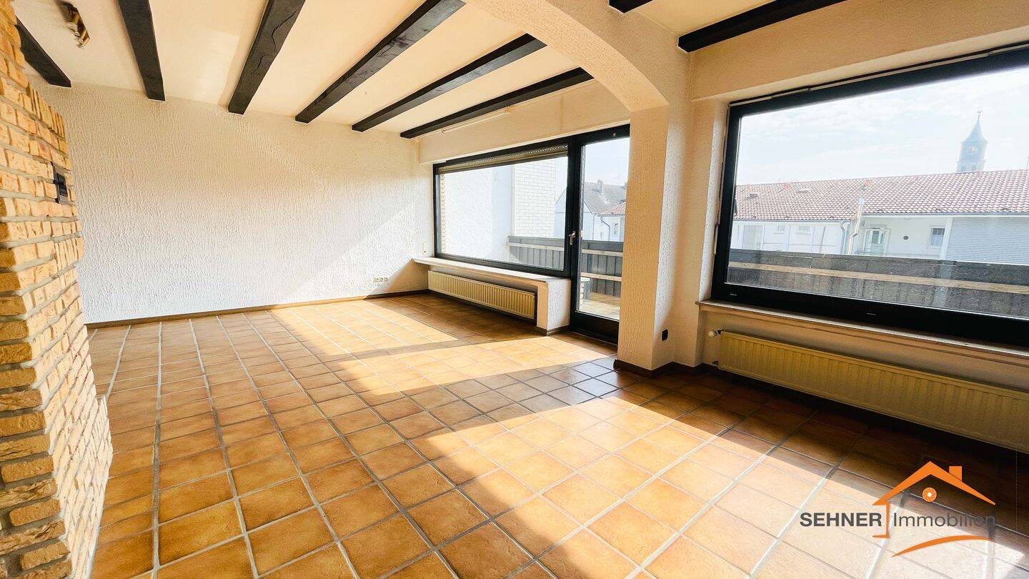 Thumbnail-Hüsten: Geräumige, helle Wohnung mit 4-Zimmern, KDB, 120m² und großem Balkon