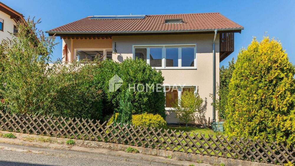 Thumbnail-Großzügiges MFH mit Garten, Balkone, Terrasse und Aussicht: ideal für Familien und Visionäre