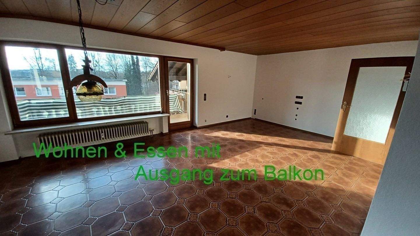Wohnen & Essen mit Ausgang zum Balkon 01.jpg