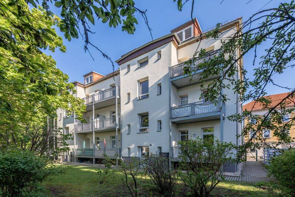 Thumbnail-Attraktives Altbau-Investment: Vermietete 2-Zimmer-Wohnung mit Süd-Balkon