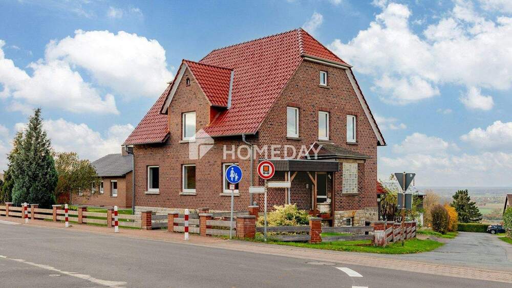 Thumbnail-Charmantes Zweifamilienhaus mit Garten, Garagen in Obernkirchen