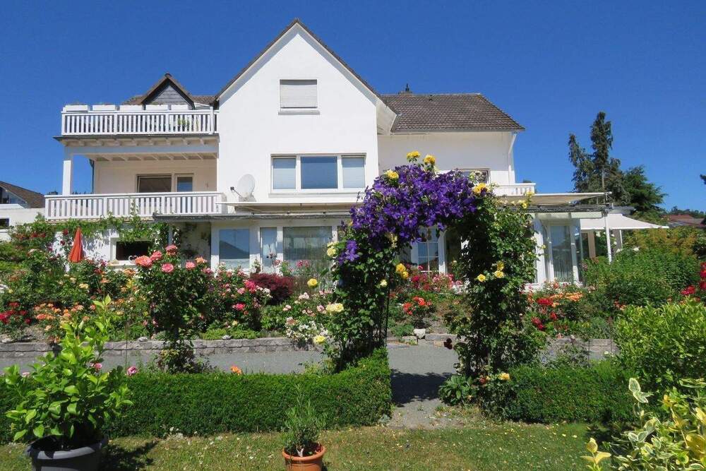 Thumbnail-Großzügiges Mehrfamilienhaus mit herrlichem Grundstück