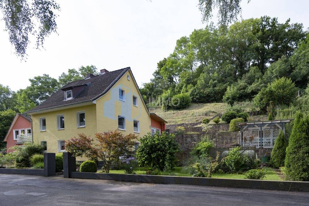 Thumbnail-Charmantes Einfamilienhaus mit Diemelblick in Trendelburg-großzügig, gepflegt und mit vielen Möglichkeiten