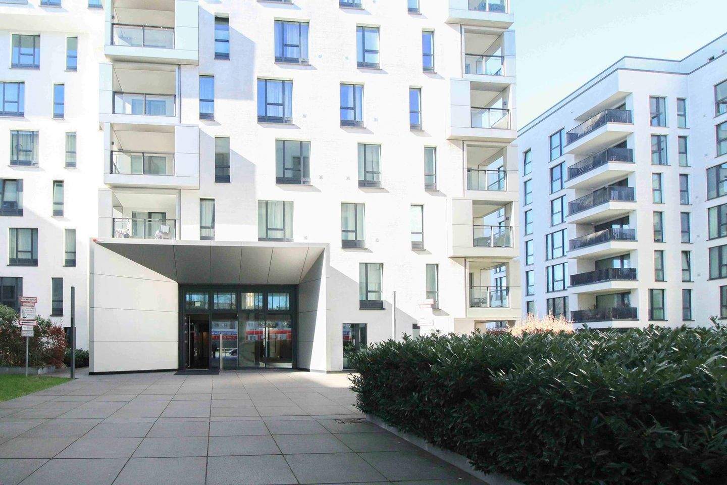 Thumbnail-Skyline-Flair in Bestlage: Eigentumswohnung im 14. Obergeschoss des 