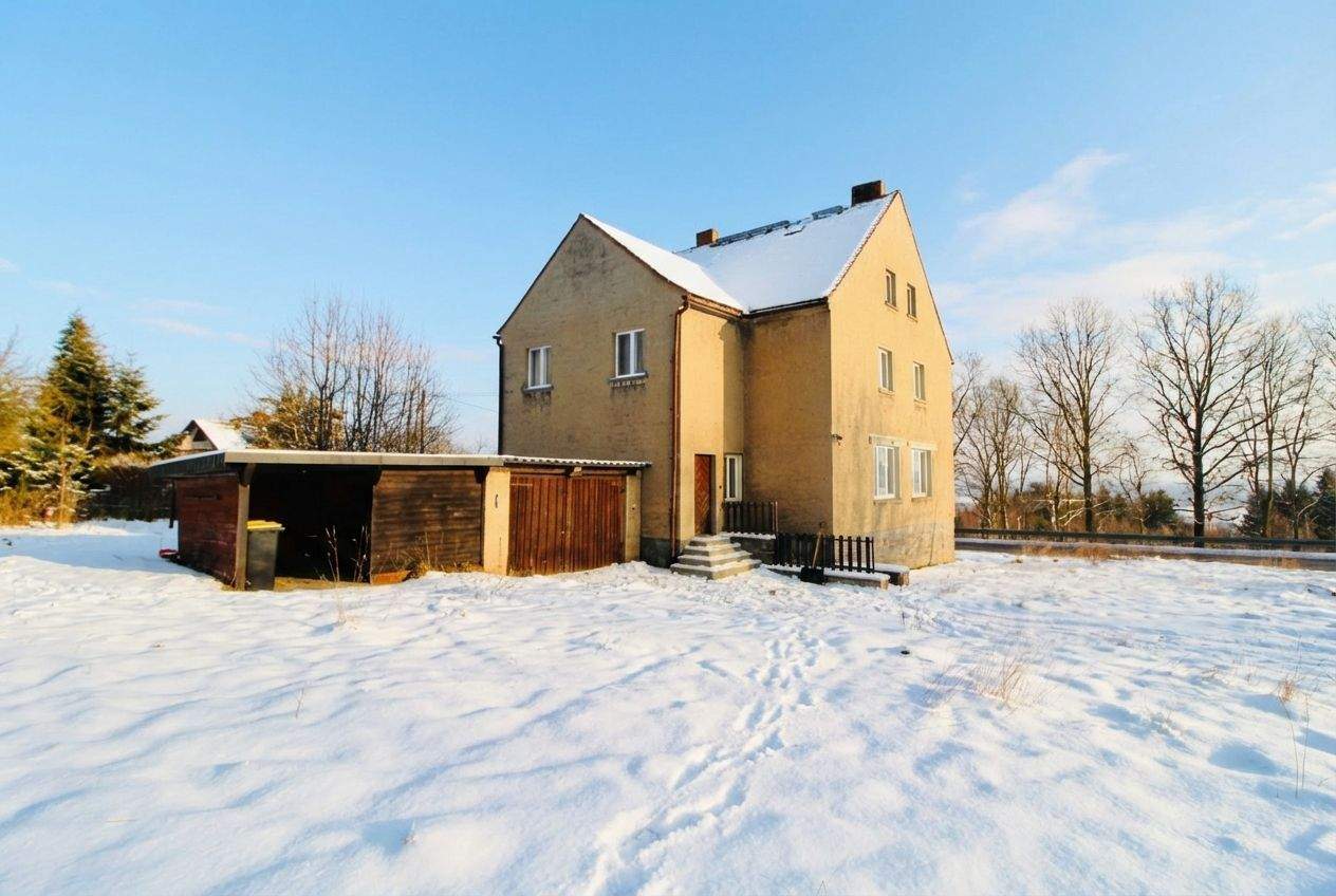 Thumbnail-Grosses Einfamilienhaus mit weitläufigem Grundstück und vielfachen Gestaltungsmöglichkeiten