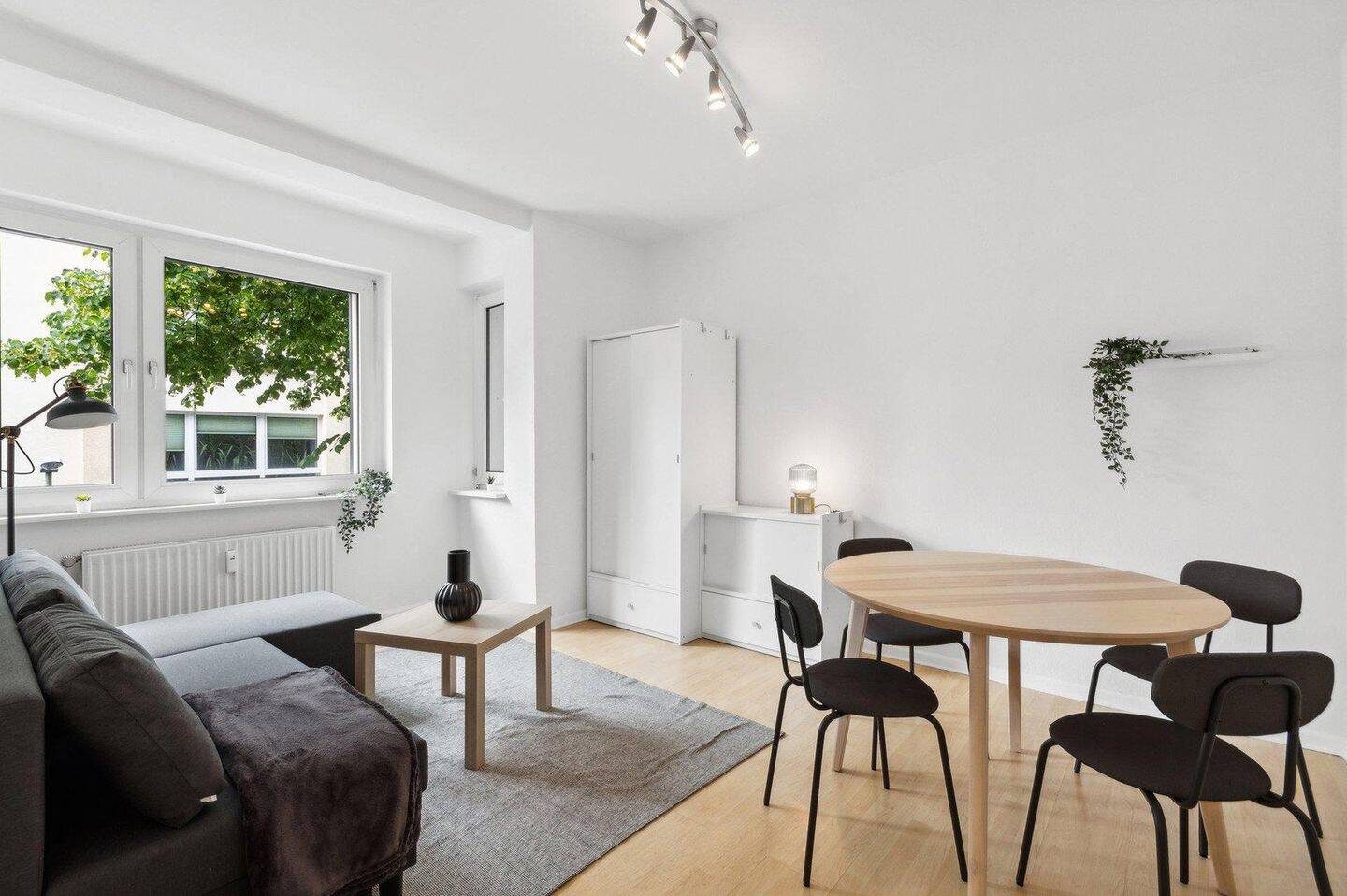 Thumbnail-Möbliertes 3 Zimmer Apartment mit EBK für bis 5 Personen nähe Germarkenplatz