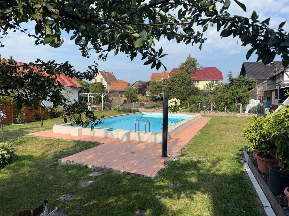 Thumbnail-Großes Anwesen mit großem Pool in guter Lage von Breitungen