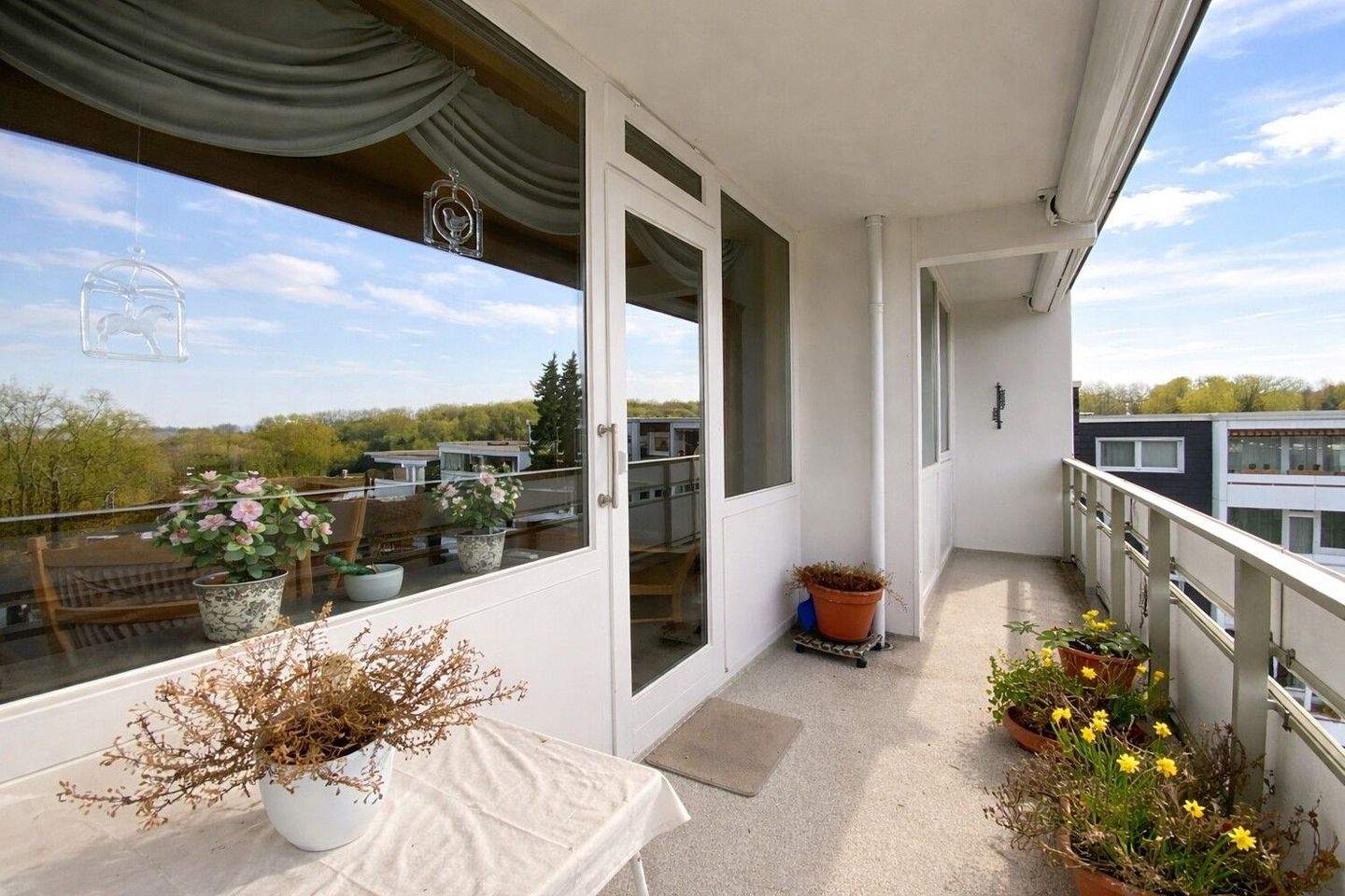 Thumbnail-Beste Aussicht in Gräfrath - freie Eigentumswohnung mit Sonnenbalkon und Aufzug