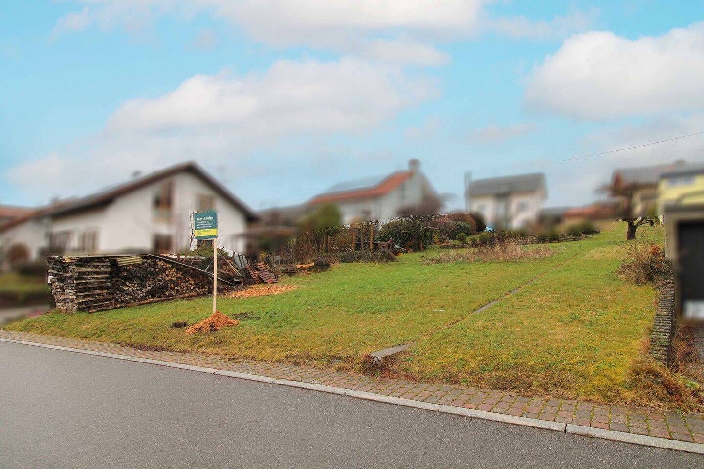 Thumbnail-486 m² Familienglück in Birkenfeld Gräfenhausen - Sonnige Südlage für Ihr Traumhaus!