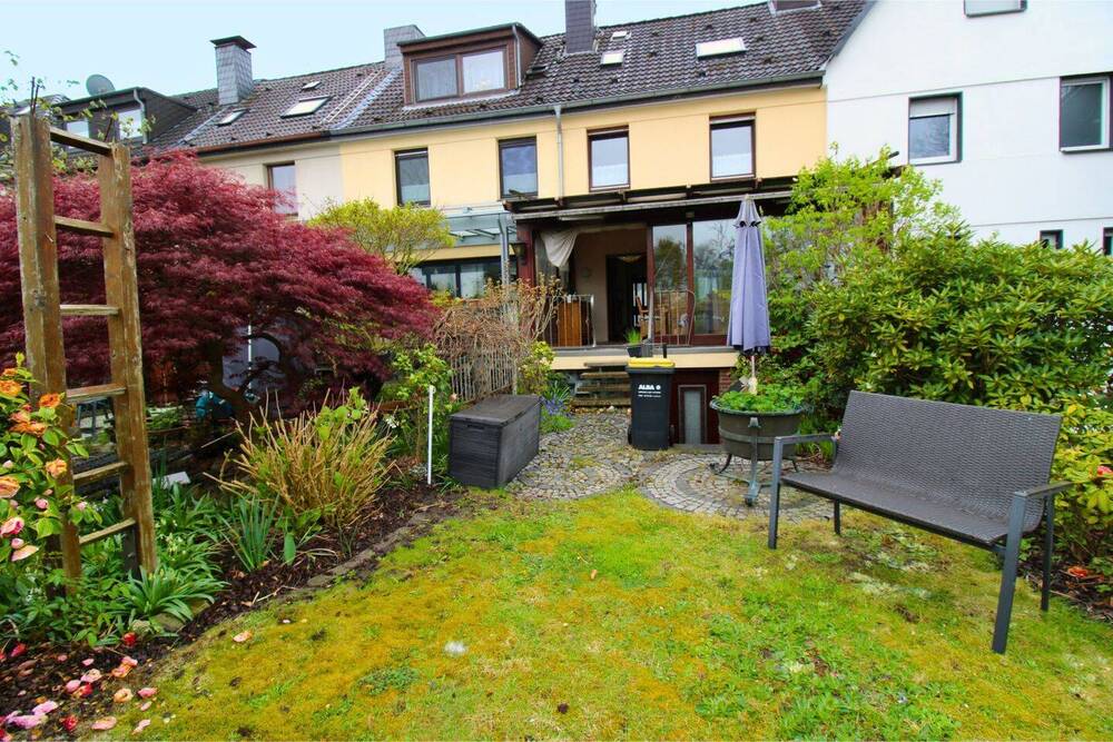 Thumbnail-Charmantes Reihenmittelhaus mit großem Potenzial und Garten