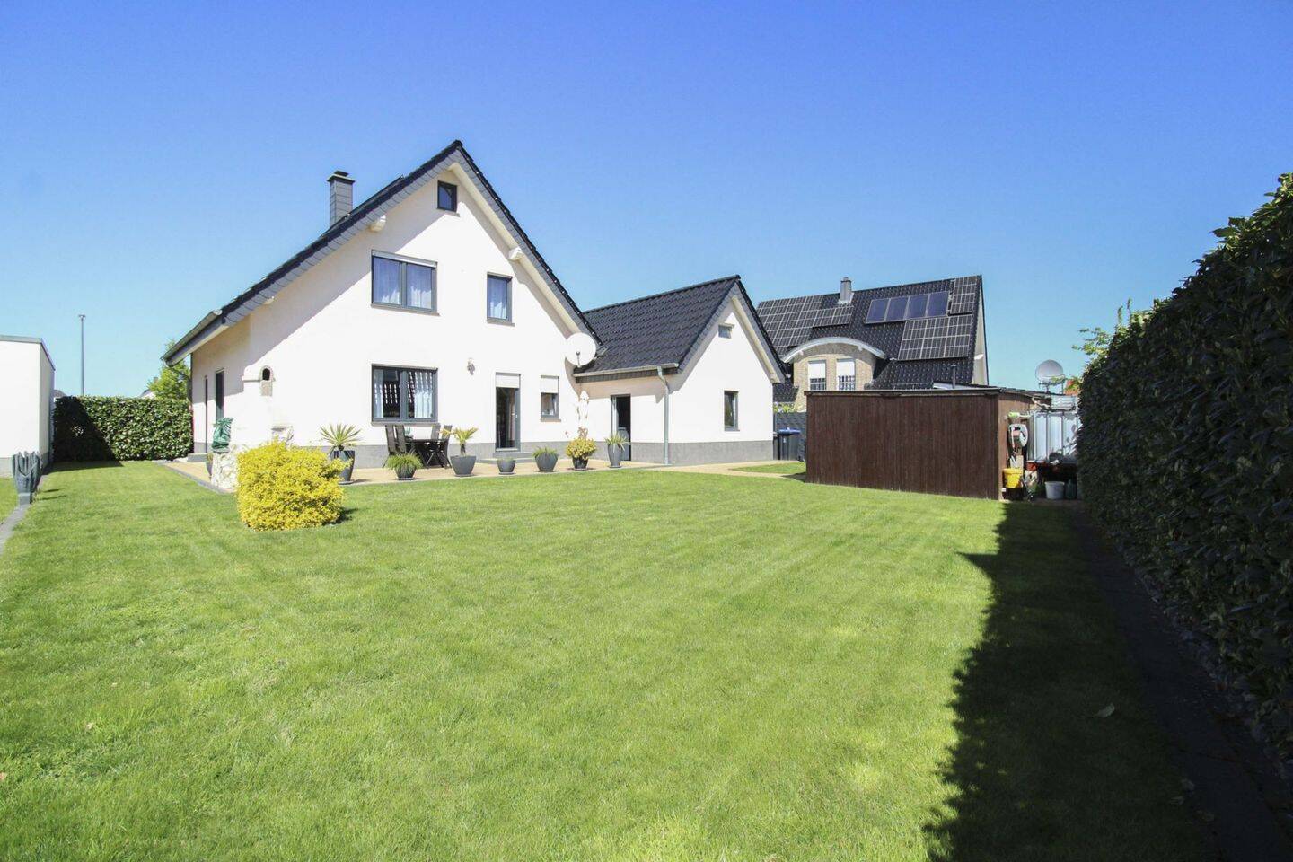 Thumbnail-Neuwertiges Einfamilienhaus mit Fußbodenheizung, Kamin, Garage und schönem Garten in Niederntudorf