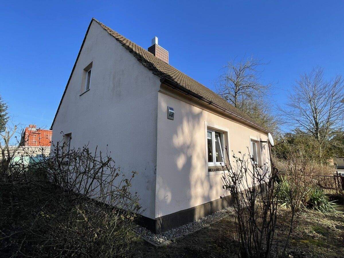 Thumbnail-Solides Einfamilienhaus mit Stallung und Garten