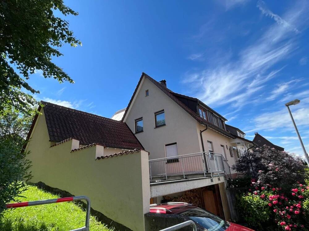 Thumbnail-Großzügiges 1-2Familienhaus, überwiegend renoviert, mit 40m² Garage in guter Lage von Uhingen.
