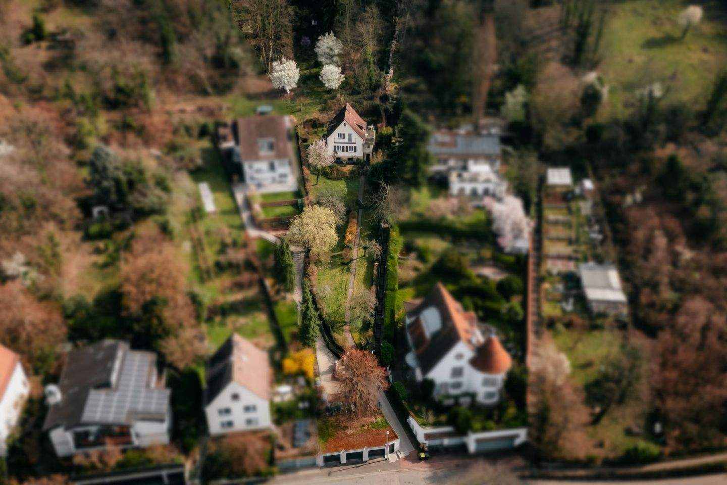 Thumbnail-Seltene Gelegenheit in Heidelberg: Sanierungsbedürftiges Einfamilienhaus auf großem Grundstück