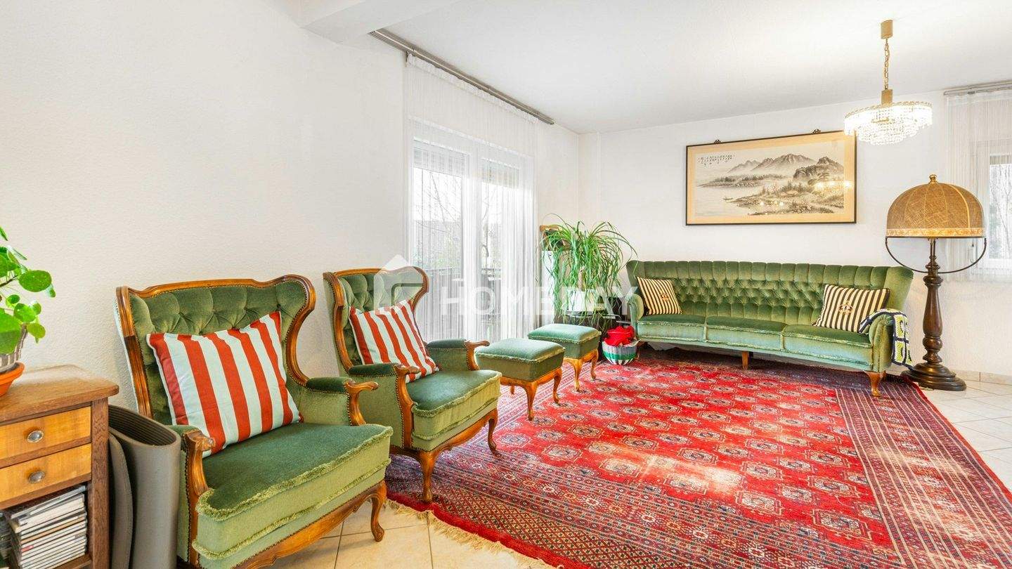 Thumbnail-Einfamilienhaus mit zwei Wohnbereichen, großer Garage und BüroGewerbefläche