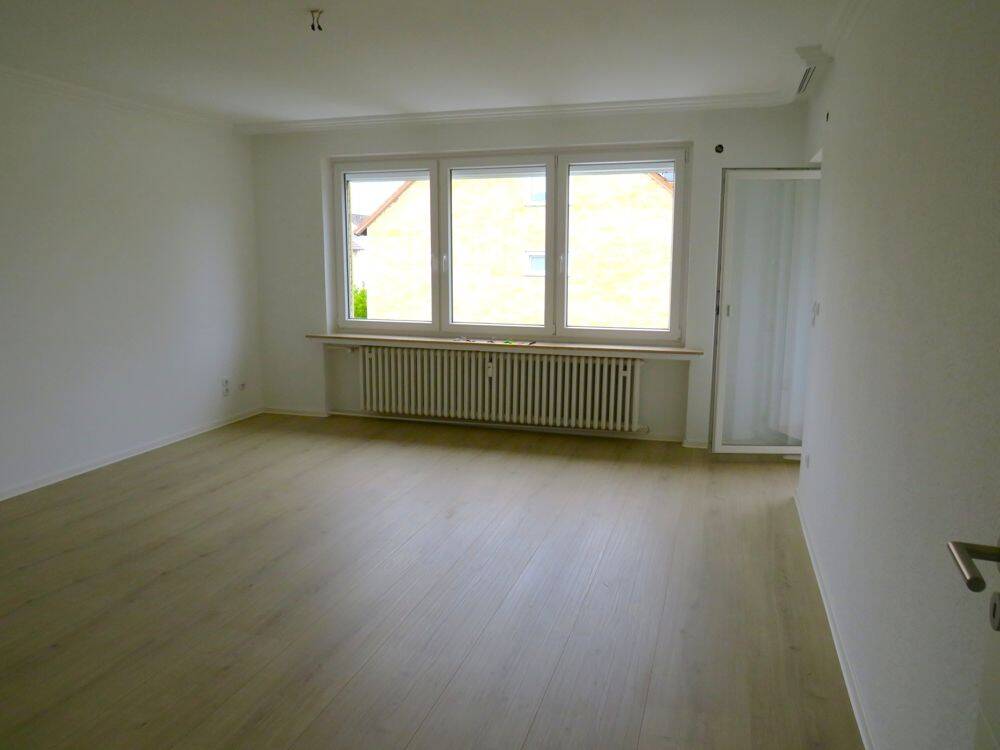 Thumbnail-renovierte 3-Zi-Wohnung im 1. OG mit Balkon und Stellplatz in Letter