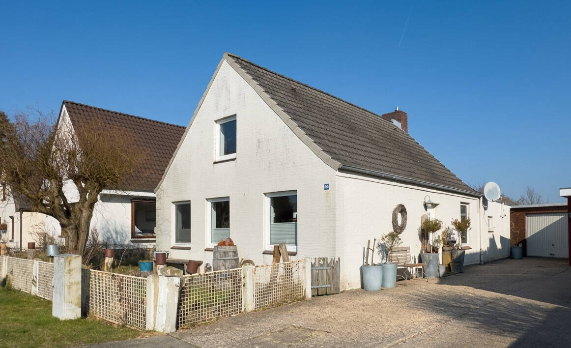 Thumbnail-Charmantes Einfamilienhaus mit Garten, Werkstatt und Garage in ruhiger Lage von Neufeld
