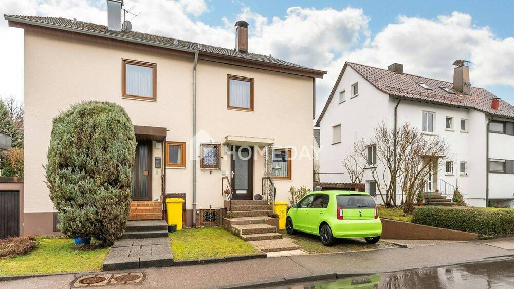 Thumbnail-Ein Haus mit Herz - gepflegte DHH mit Balkon, Garage und Vollkeller in Schorndorf