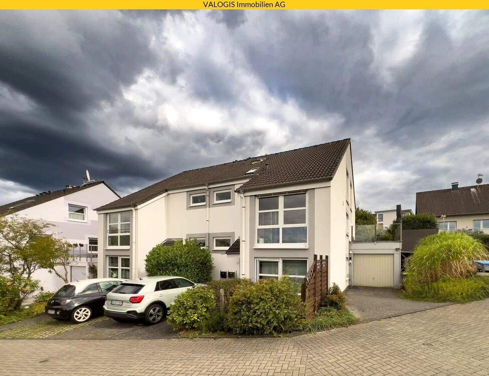 Thumbnail-DHH Modernes Familienhaus mit viel Platz, Terrasse, Garten und Garage