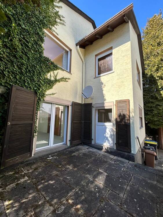 Thumbnail-Zweifamilienhaus mit 160m² Wohnfläche und großem Garten