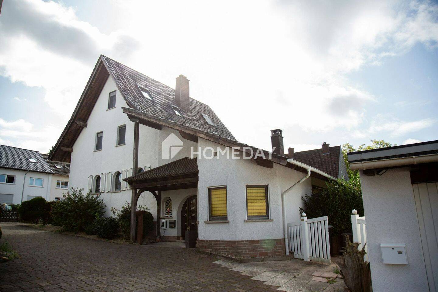 Thumbnail-Großes Einfamilienhaus in Pirmasens mit Galerie, Garten, Terrasse und Doppelgarage