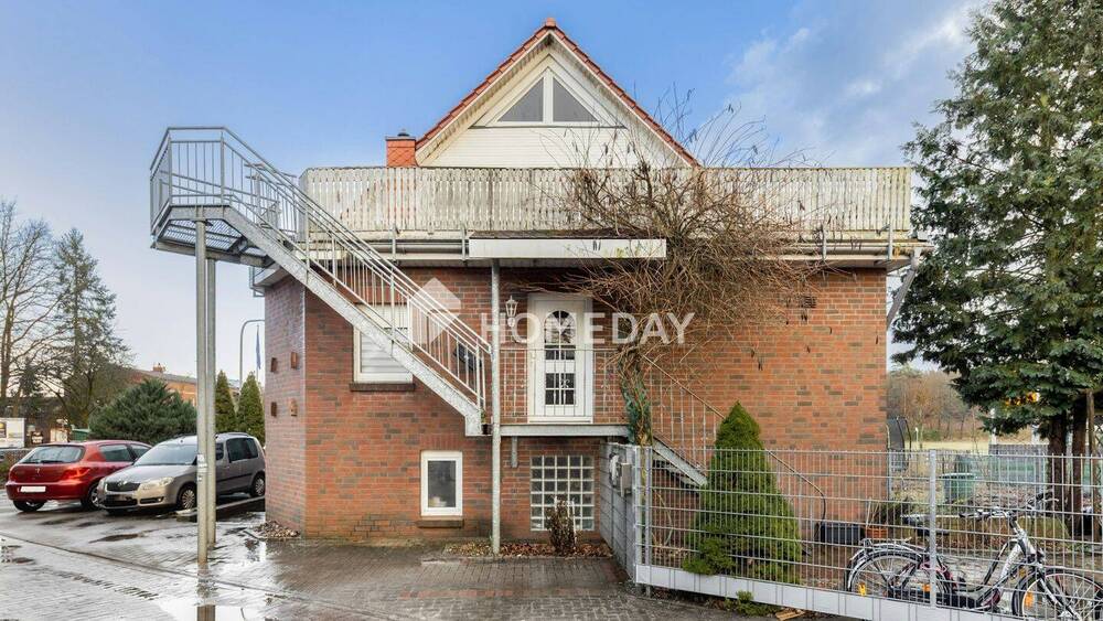 Thumbnail-Großzügiges MFH mit 3 Wohneinheiten, Garage, Dachterrasse, Garten und 604 m² Grundstück in Lohne