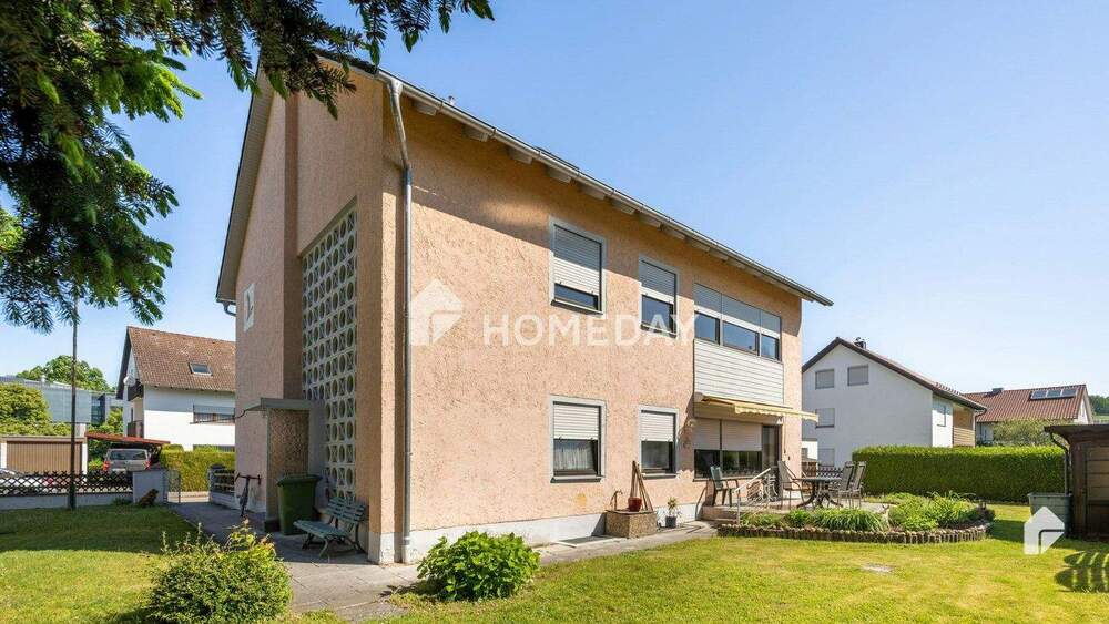 Thumbnail-Schöne 2-Zimmer-DG-Wohnung mit Balkon und Stellplatz in sehr guter Lage