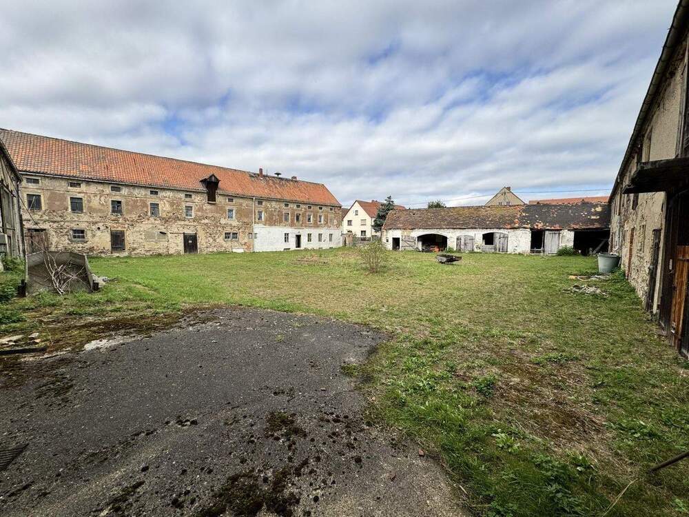 Thumbnail-Vierseitenhof mit Potenzial in der Gemeinde Liebschützberg zu verkaufen