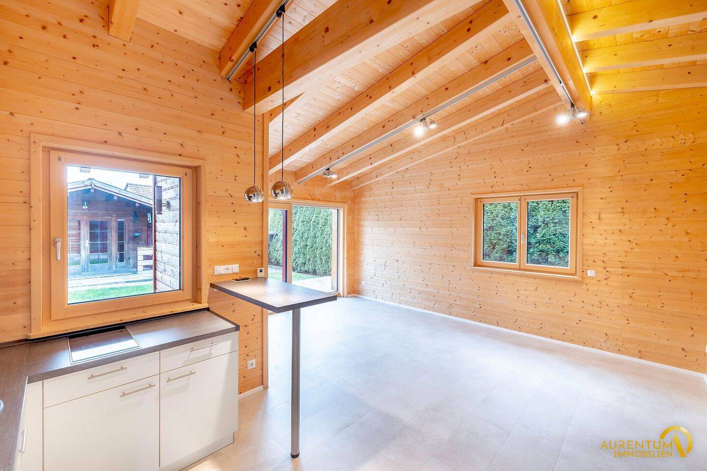 Thumbnail-Attraktiver KFW40-Holzmassivbungalow mit 2 Zimmern, PV, Garten, Stellplatz und moderner Ausstattung
