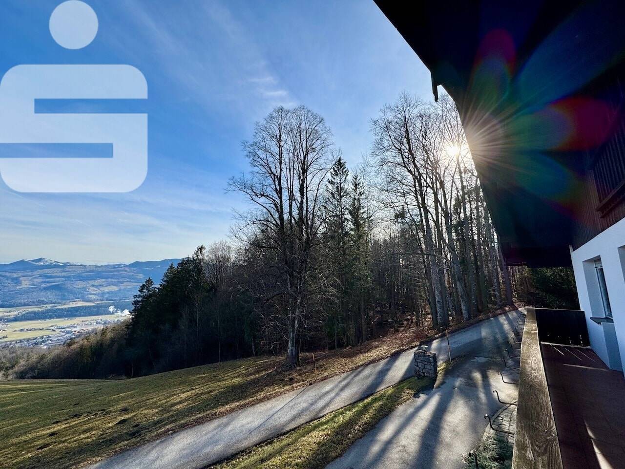 Thumbnail-Großzügiges Ein- oder Zweifamilienhaus in absoluter Ruhelage von Berchtesgaden - Blick auf Hallein