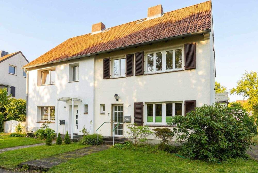 Thumbnail-Gemütliche Doppelhaushälfte mit idyllischem Garten im Roten Feld