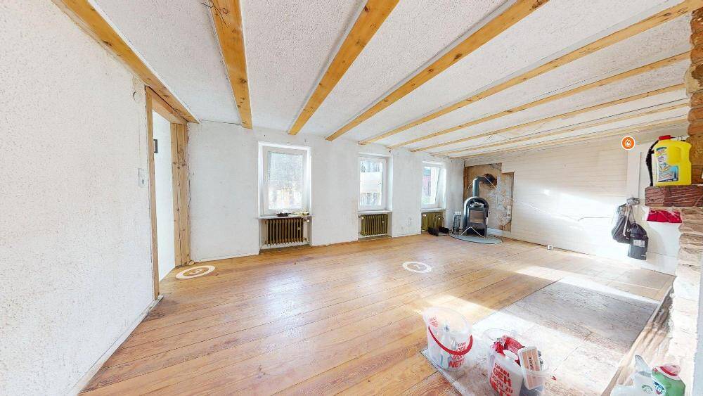 Thumbnail-+++In sonniger, ruhiger Lage: Geräumiges 2-3 Familienhaus mit Balkon, überdachtem Freisitz, Garten und 2 Garagen in ruhiger Seitenstraße+++