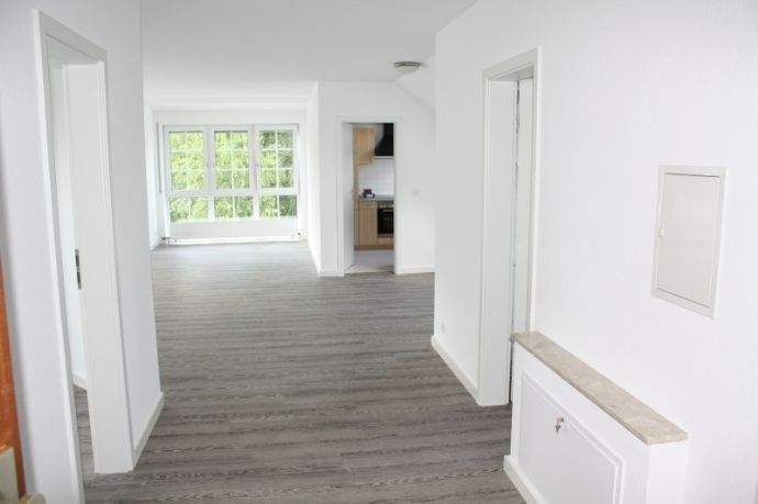 Thumbnail-Top renovierte Dachgeschoss Wohnung mit großer Loggia und Balkon!