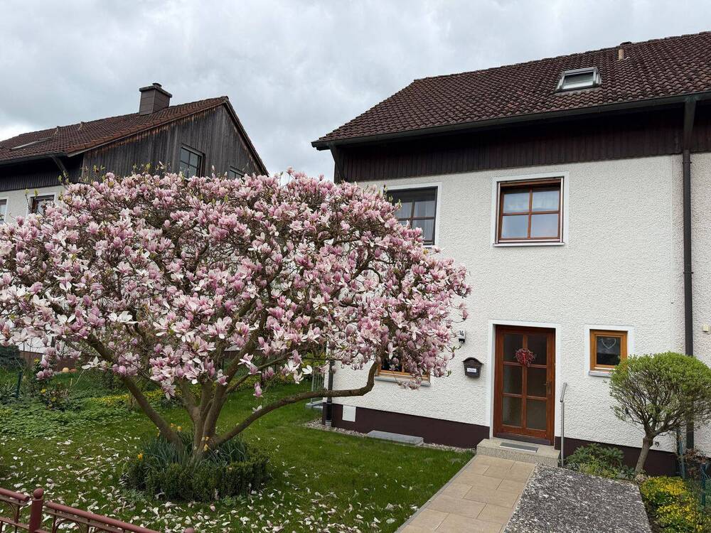 Thumbnail-Bezugsfreies Reiheneckhaus in Laineck