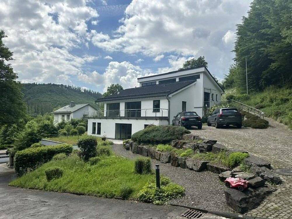 Thumbnail-Gepflegtes Einfamilienhaus in ruhiger, naturnaher Lage!