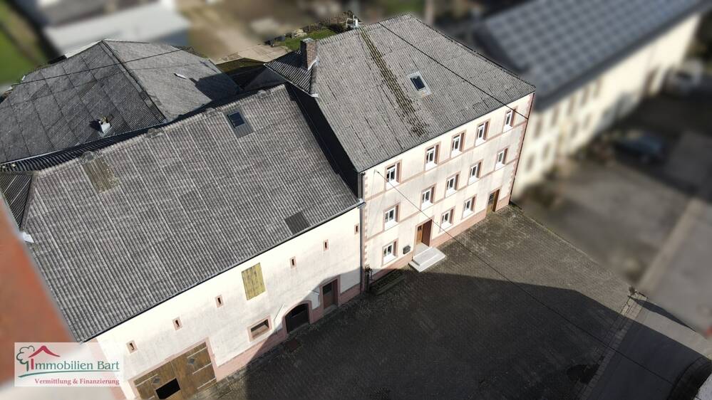 Thumbnail-GRENZE LUXEMBURG: BAUERNHAUS MIT GROßEN STALLUNGEN AUF 13 AR!