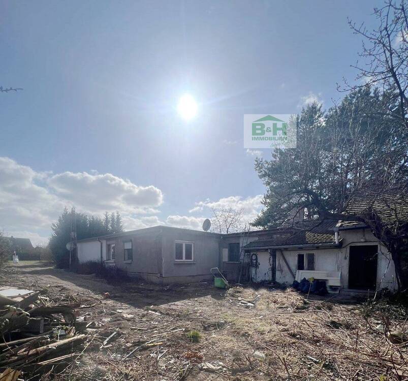 Thumbnail-Einzigartiges Grundstück in absoluter Alleinlage – Bungalow in Dessau-Ziebigk mit 4.881 m² Grundstück