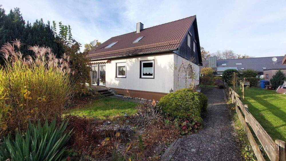 Thumbnail-Gepflegtes Einfamilienhaus mit großem Garten - ideal für Familien und Ruhesuchende in Mutlangen