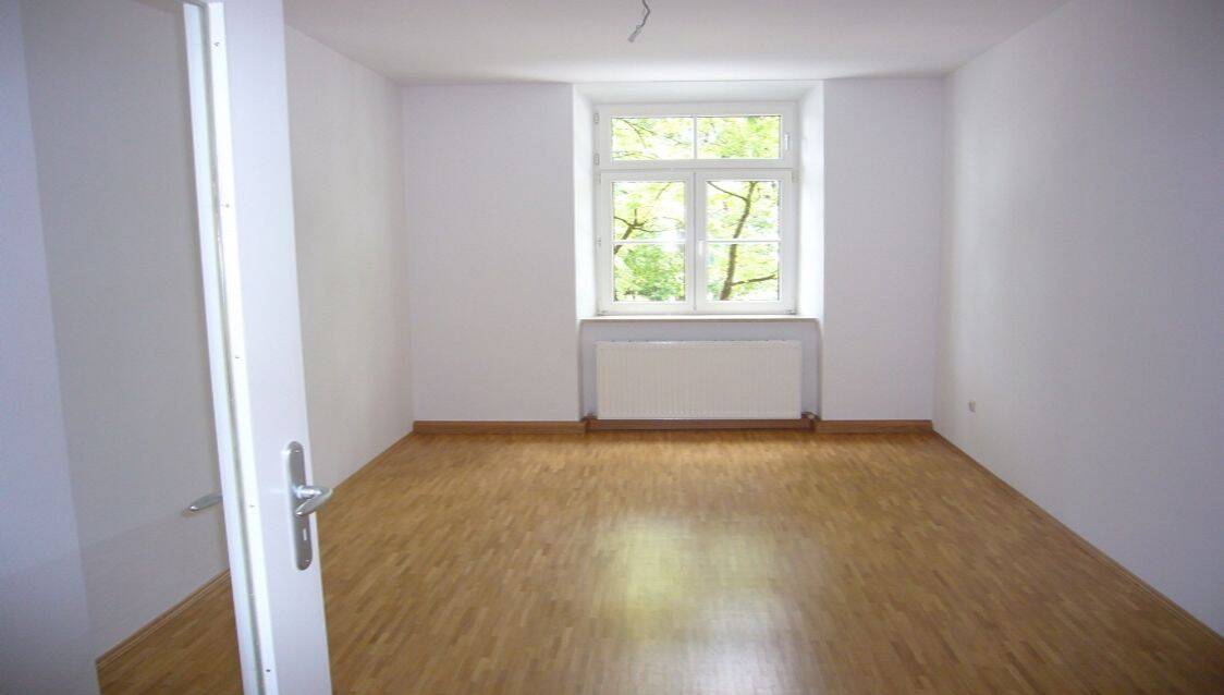 Thumbnail-Helle 3-Zimmer-Wohnung mit Balkon in München-Laim